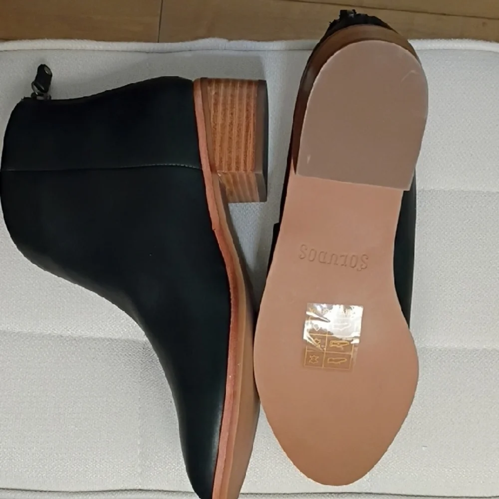 Soludos Stylish Women's Leather Shoes - Black - Picture 2 of 3